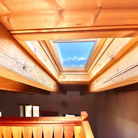 Attico Panoramico Con Soppalco Διαμέρισμα Gignod Εξωτερικό φωτογραφία